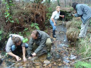 Voluntarios do Proxecto Rios en anos anteriores