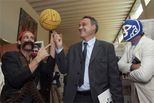 Roberto Varela na visita á Feira Galega das Artes Escénicas