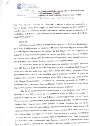 Folla de pedimento entregada pola coordinadora á Xunta esta cuarta feira